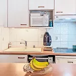 Palmier By Interhome סיס-פור-לה-פלאז'